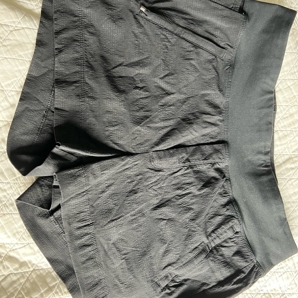 Athleta black Trekkie North Shorts
